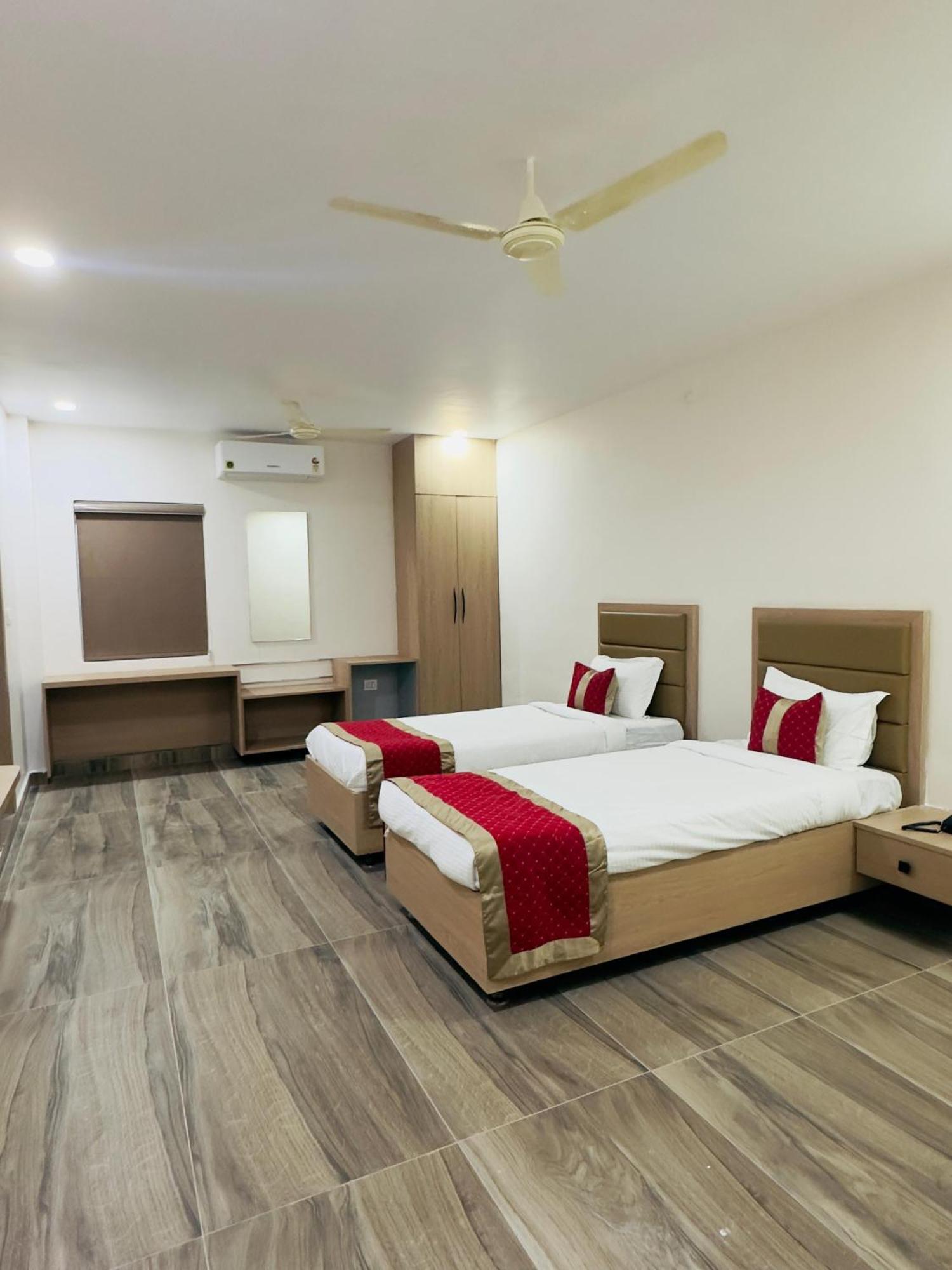 Hotel Raga Karimnagar Room photo