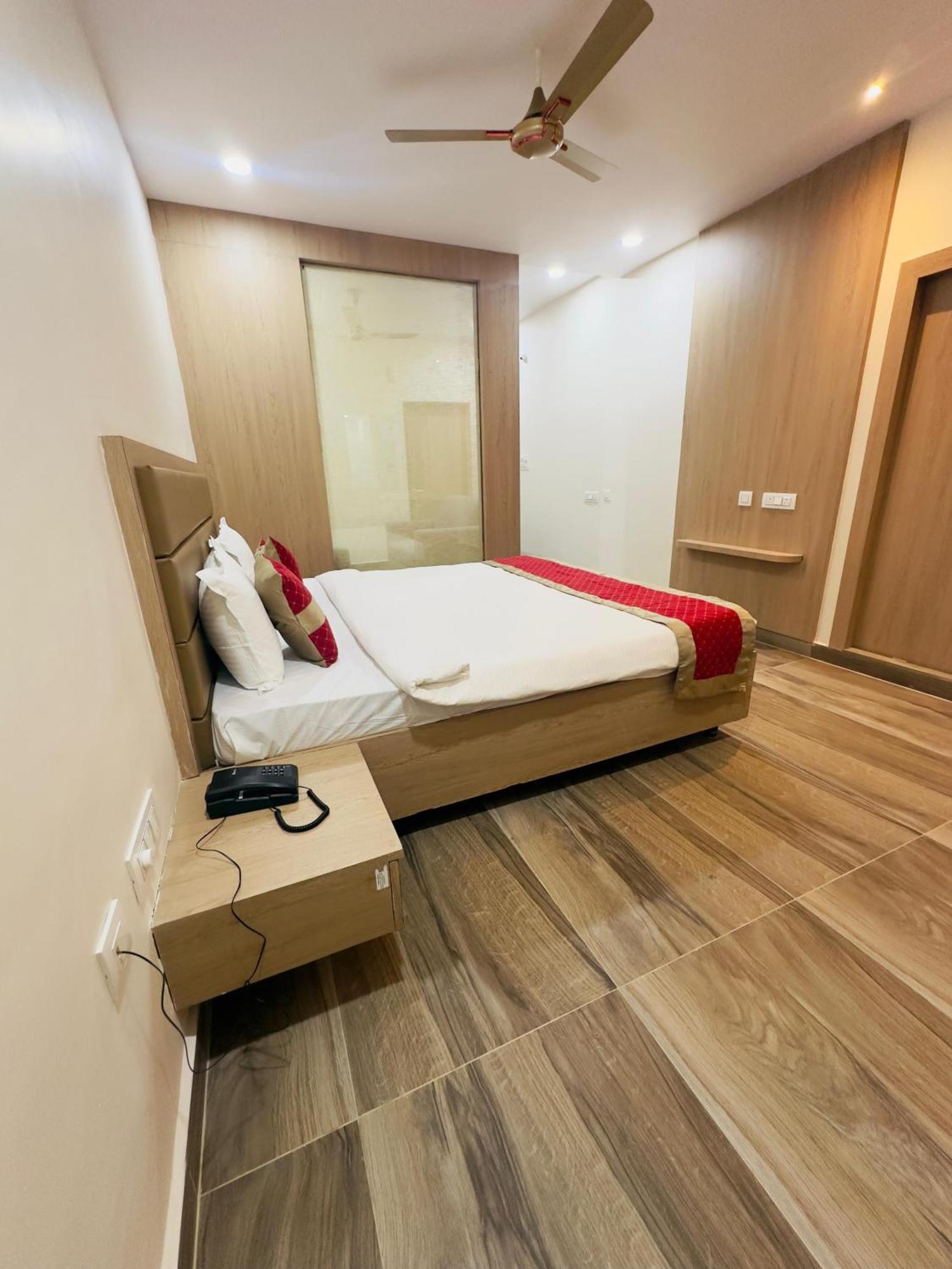 Hotel Raga Karimnagar Exterior photo