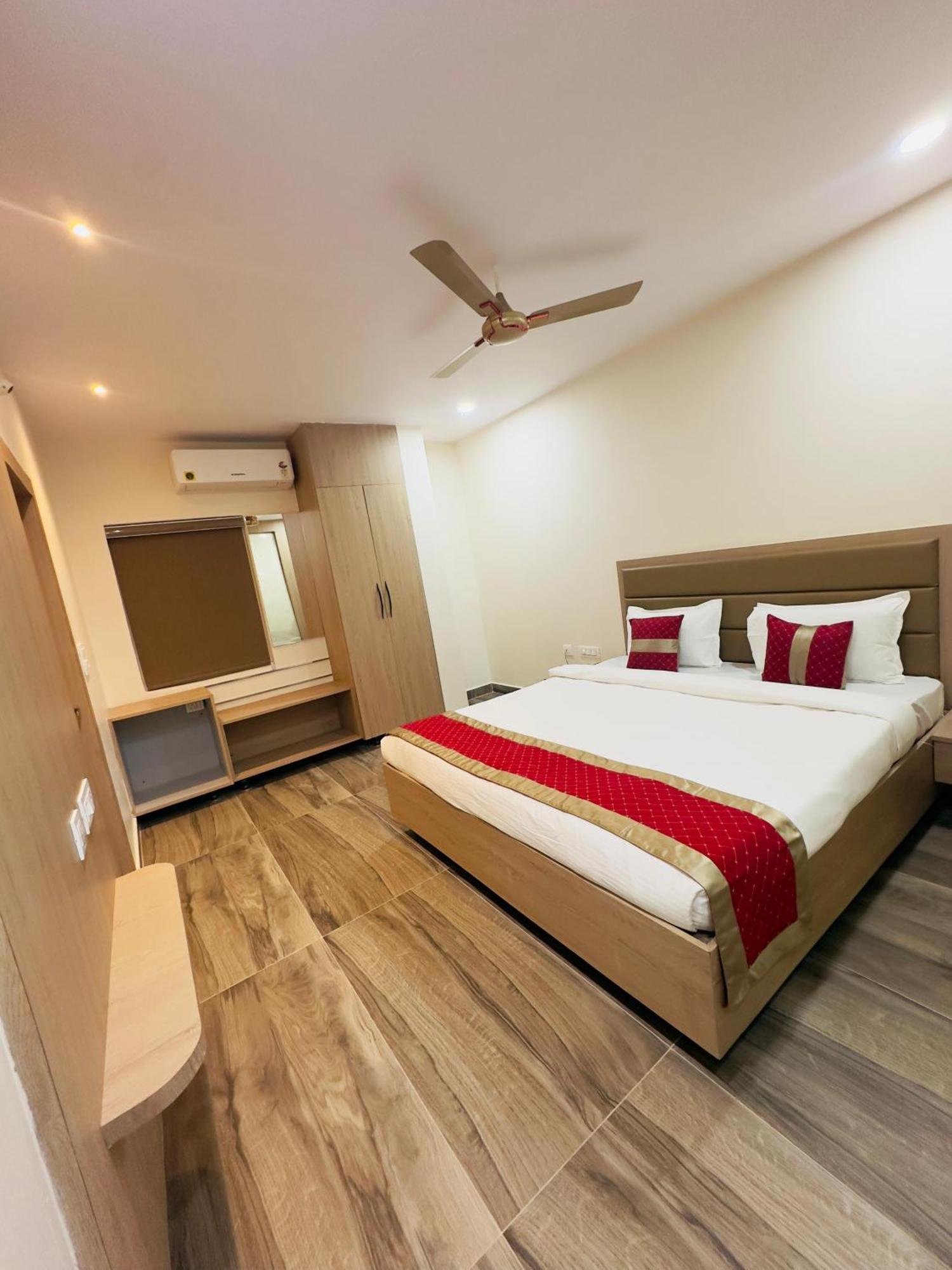 Hotel Raga Karimnagar Exterior photo