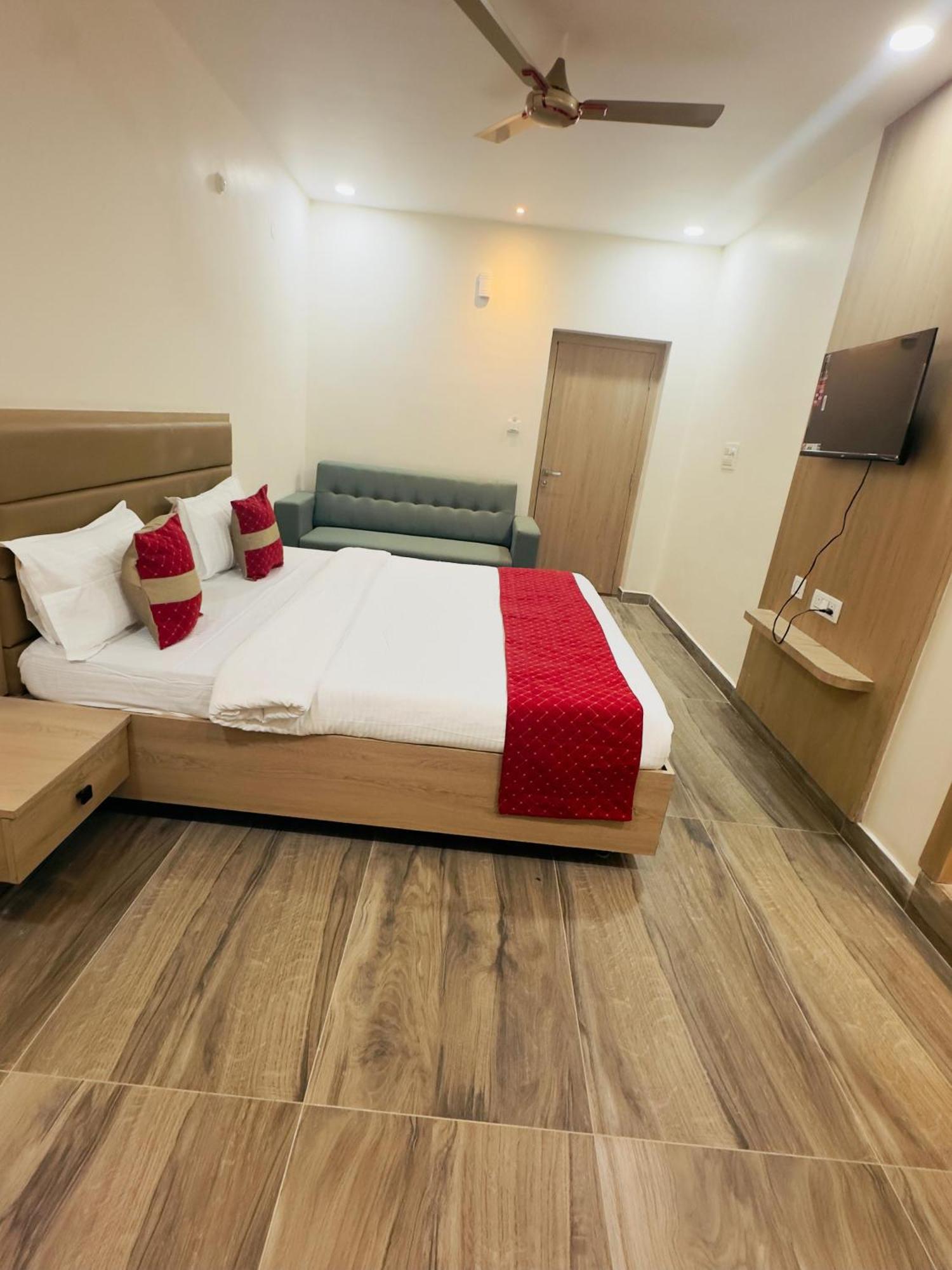 Hotel Raga Karimnagar Exterior photo